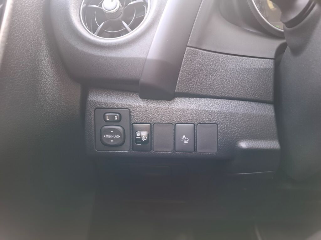 Toyota Auris 2017 Harmaa