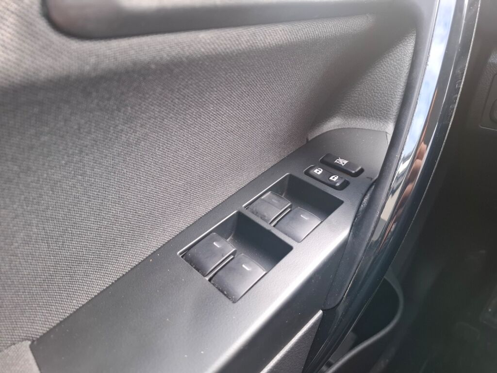 Toyota Auris 2017 Harmaa