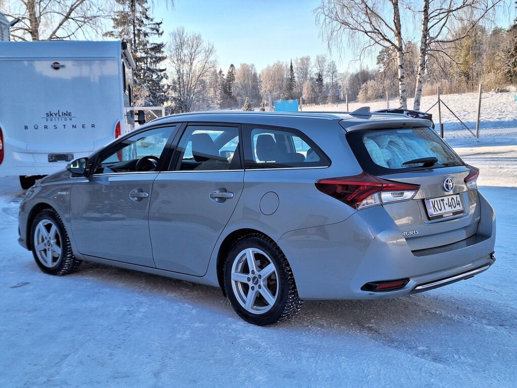 Toyota Auris 2017 Harmaa