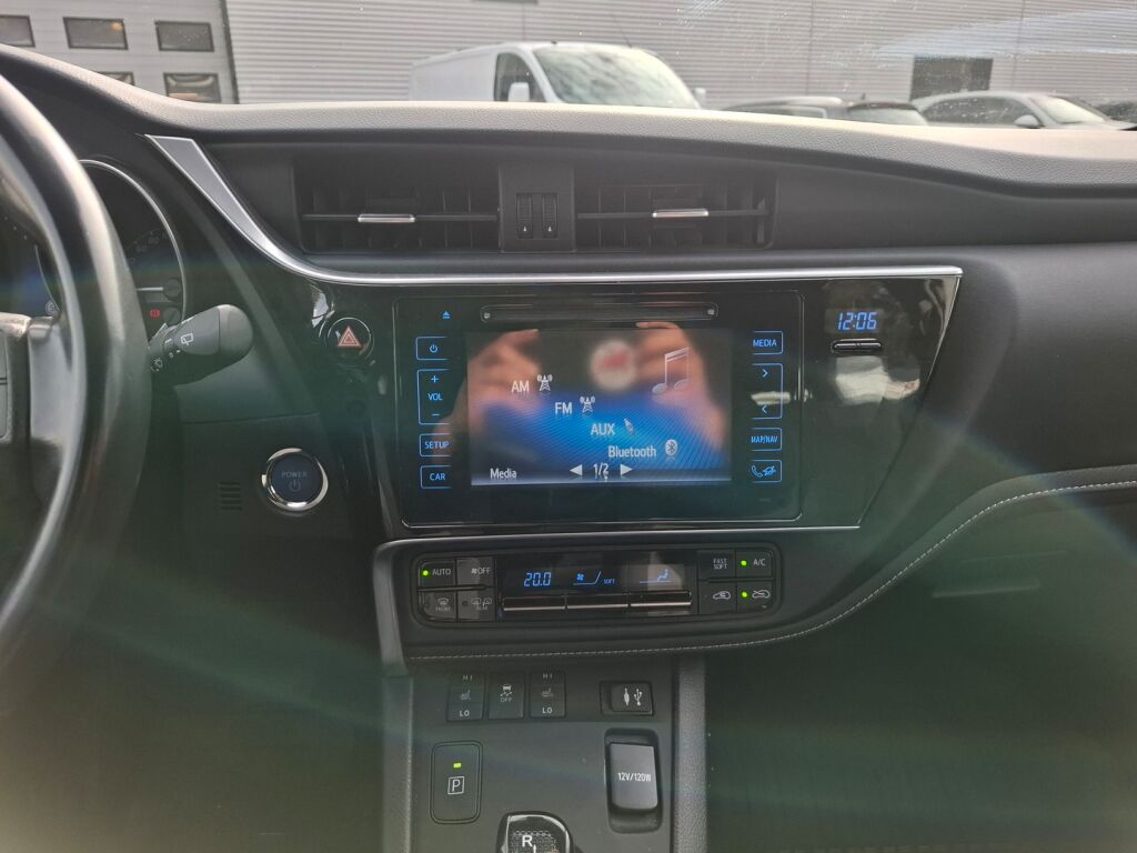 Toyota Auris 2017 Harmaa