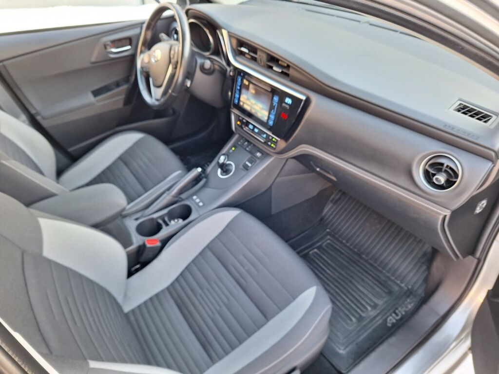 Toyota Auris 2017 Harmaa
