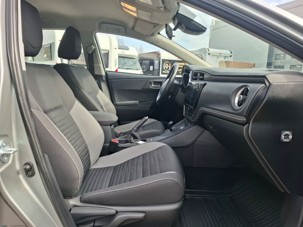 Toyota Auris 2017 Harmaa