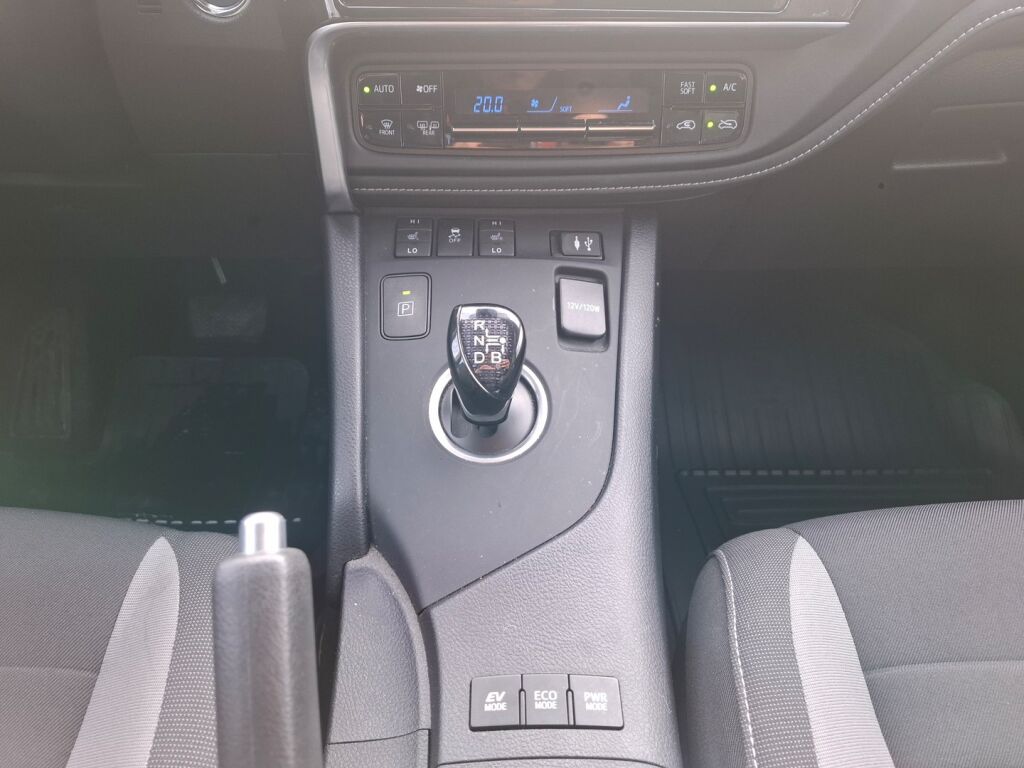 Toyota Auris 2017 Harmaa