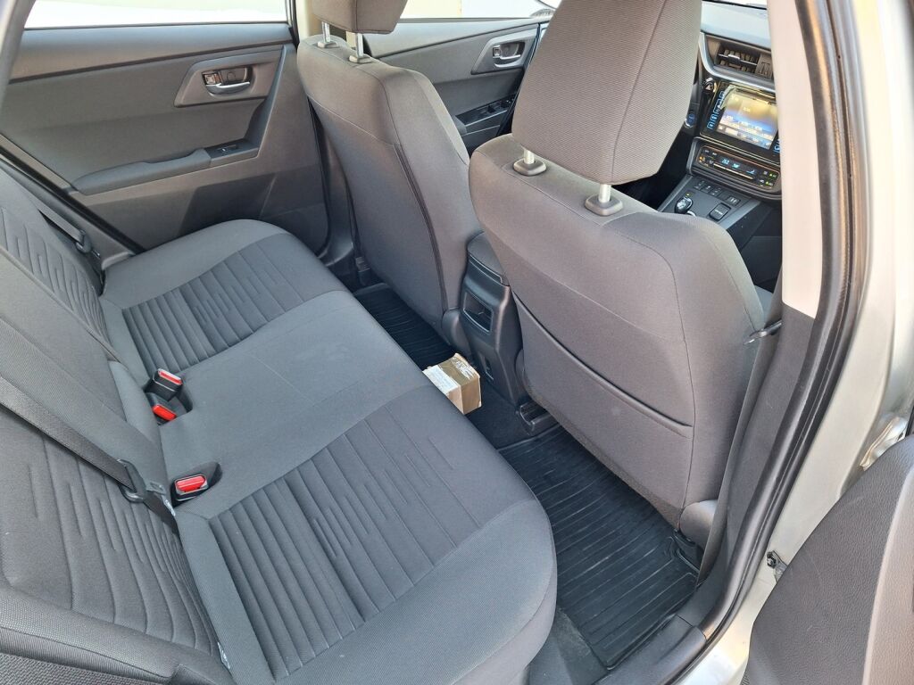 Toyota Auris 2017 Harmaa