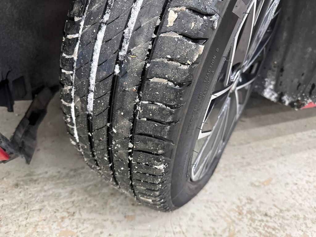 Skoda Superb 2023 Punainen