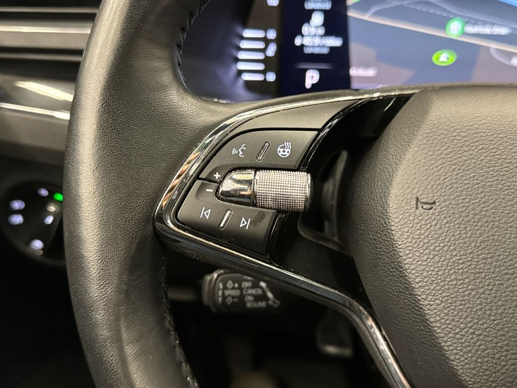 Skoda Superb 2023 Punainen