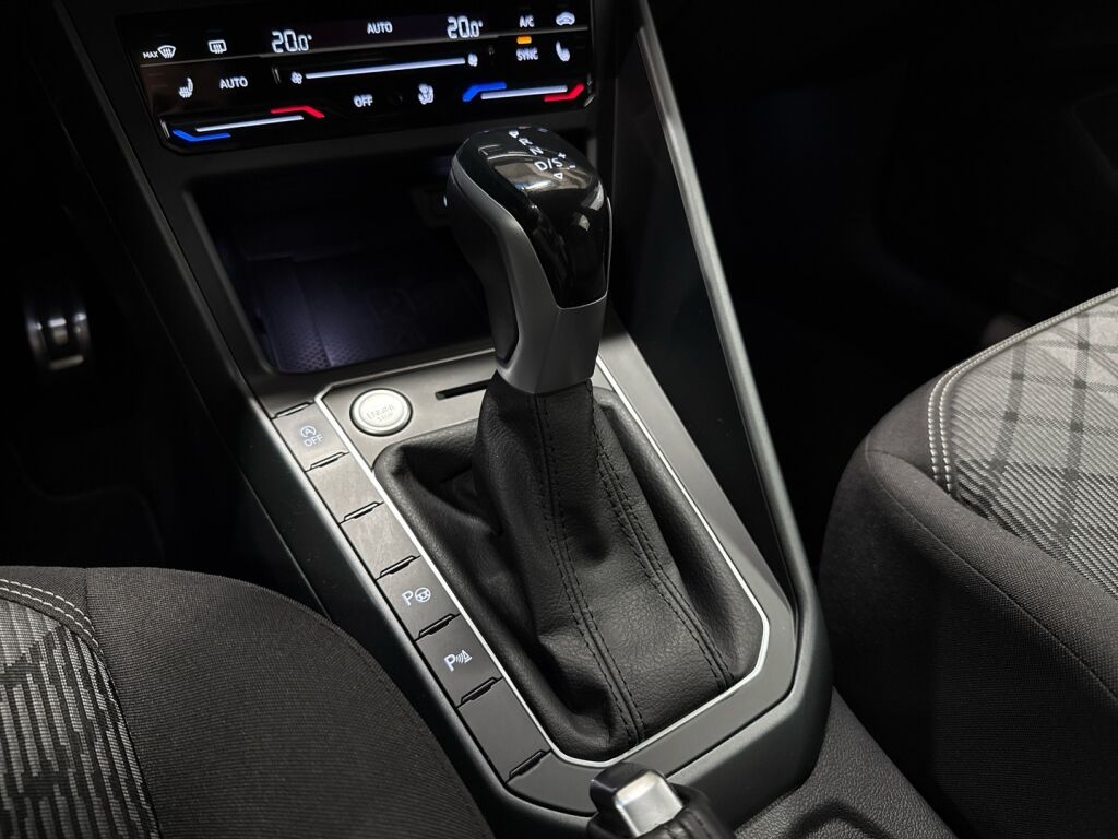 Volkswagen Taigo 2023 Punainen