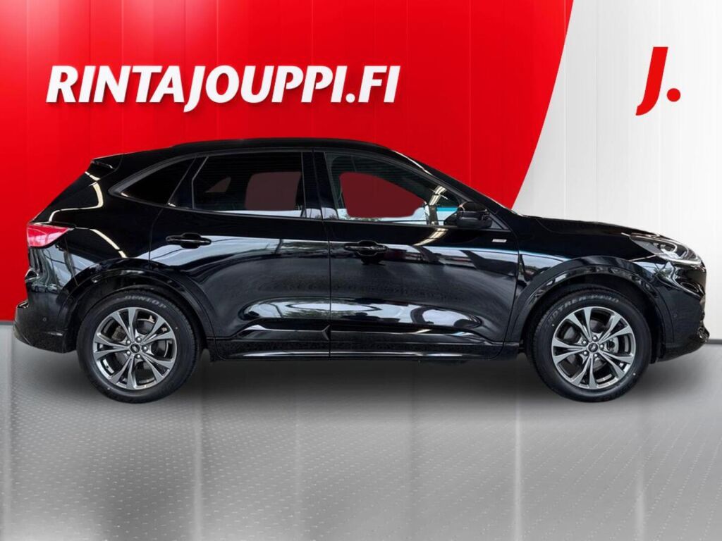 Ford Kuga 2022 Musta