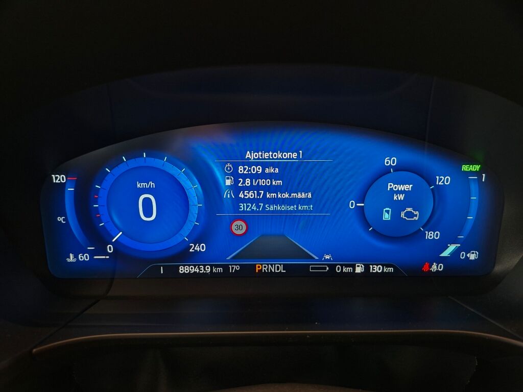 Ford Kuga 2022 Musta