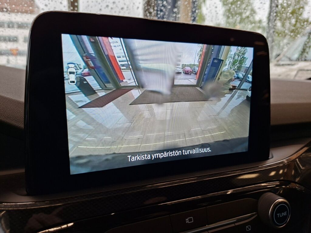 Ford Kuga 2022 Musta