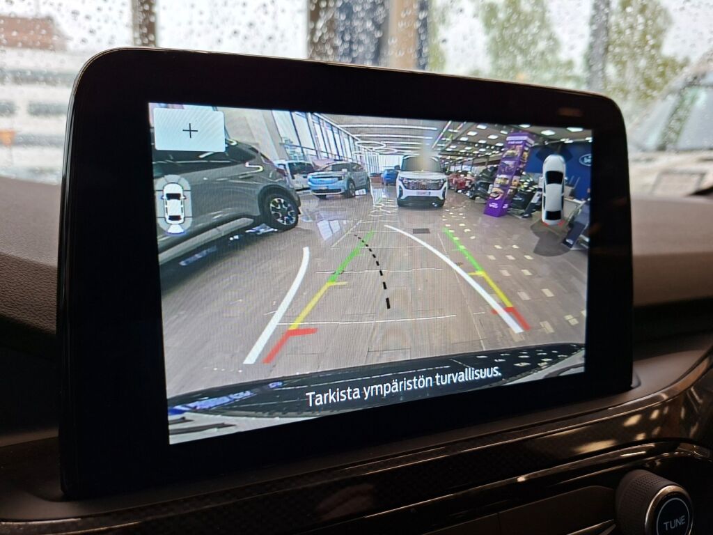 Ford Kuga 2022 Musta