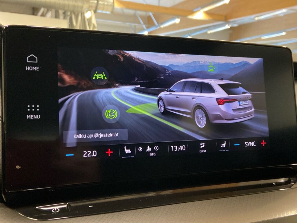 Skoda Octavia 2022 Valkoinen