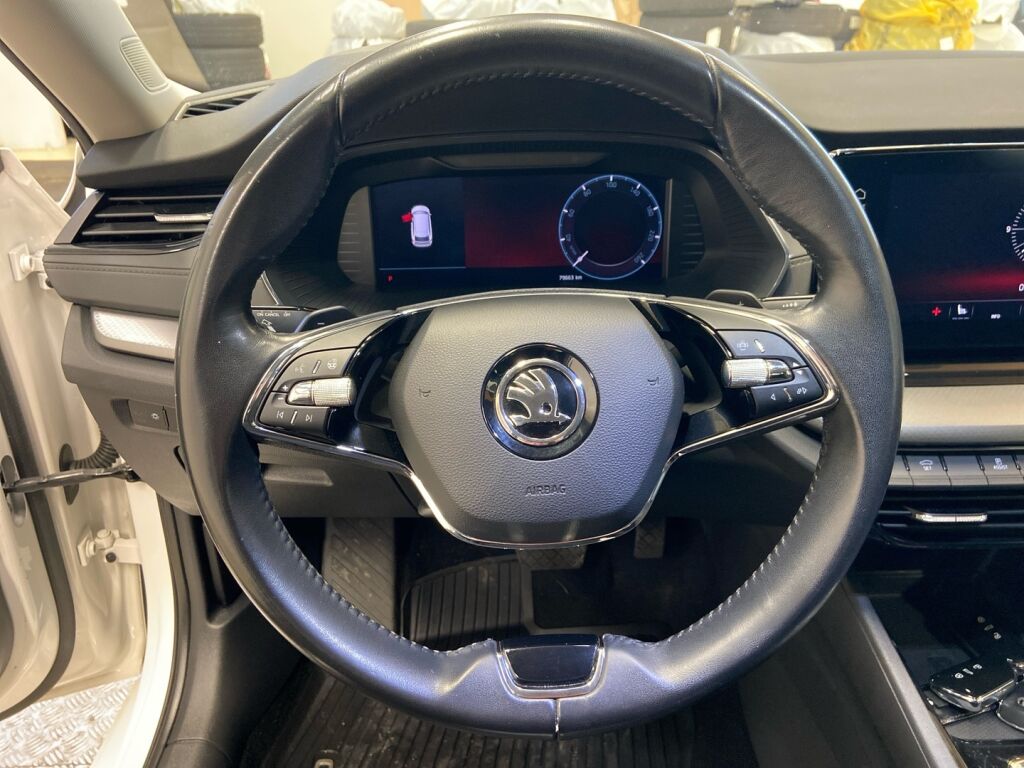 Skoda Octavia 2022 Valkoinen