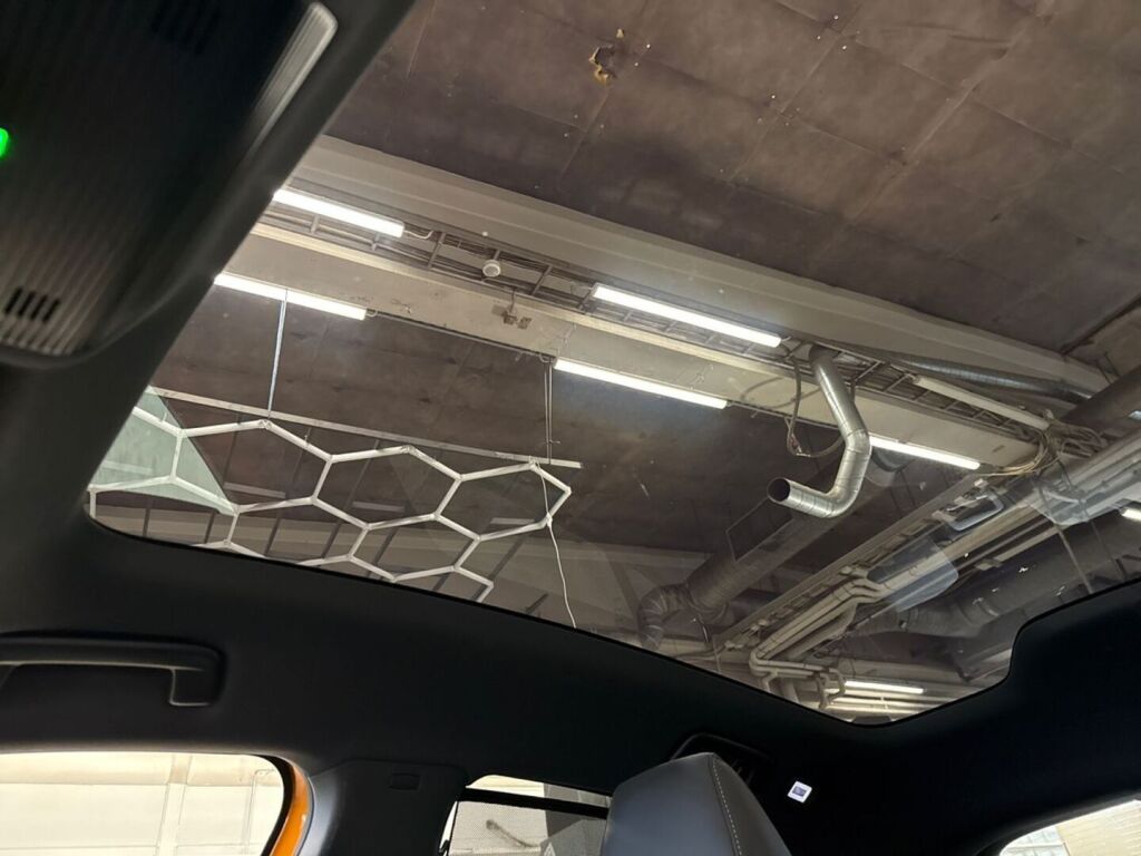 Skoda Enyaq 2022 Oranssi
