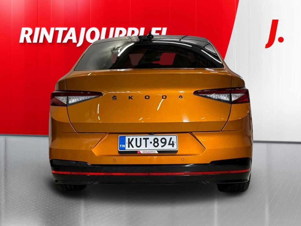 Skoda Enyaq 2022 Oranssi