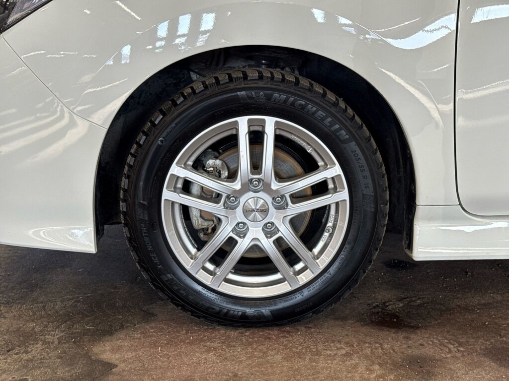 Nissan Leaf 2023 Valkoinen