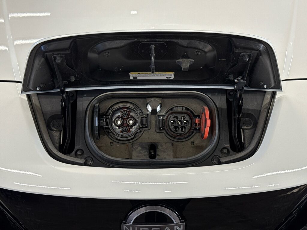 Nissan Leaf 2023 Valkoinen