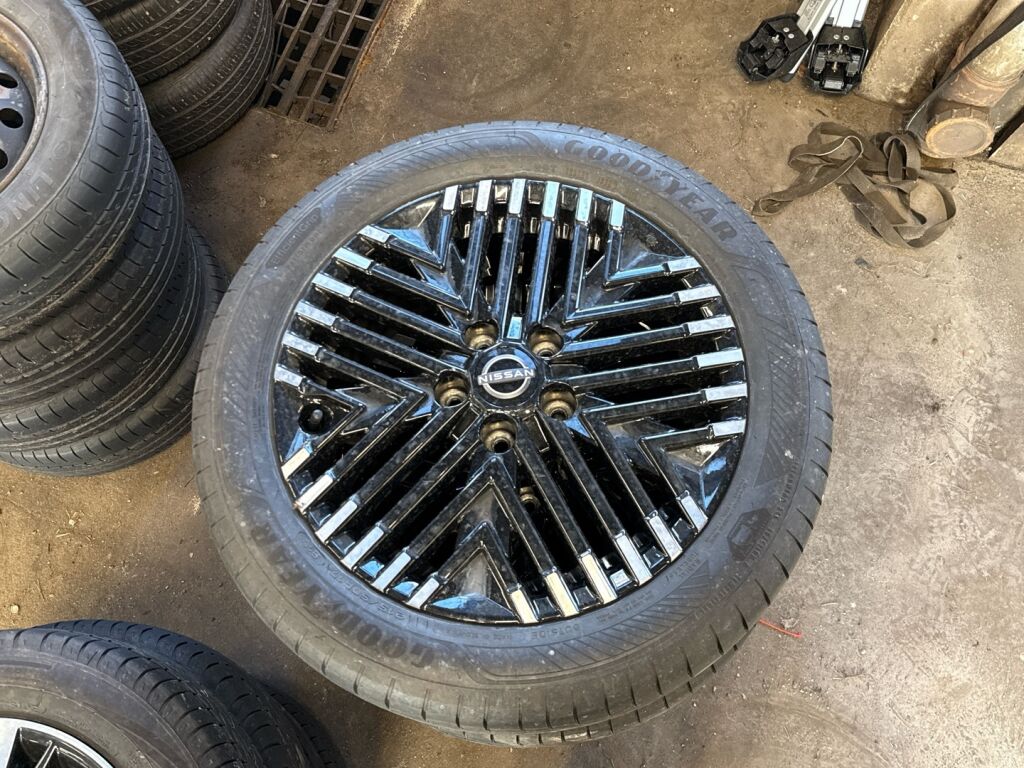 Nissan Leaf 2023 Valkoinen