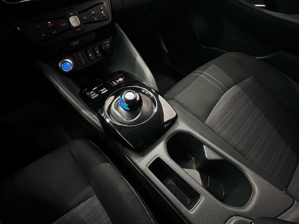 Nissan Leaf 2022 Valkoinen