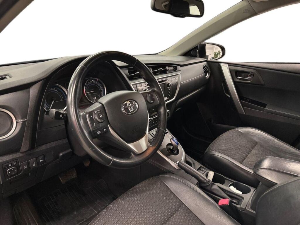 Toyota Auris 2013 Ruskea (beige)