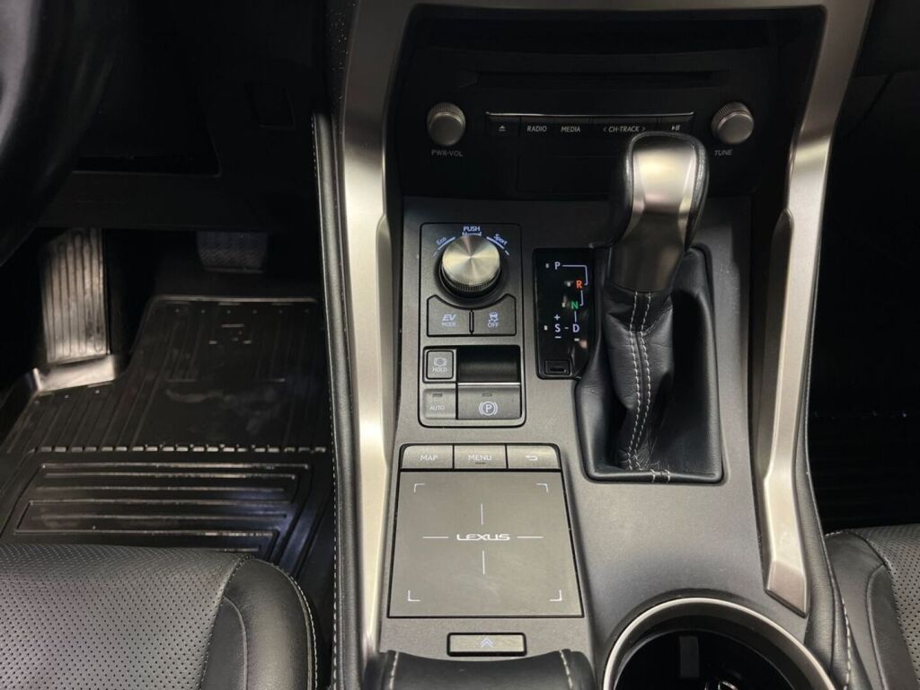 Lexus NX 2018 Musta