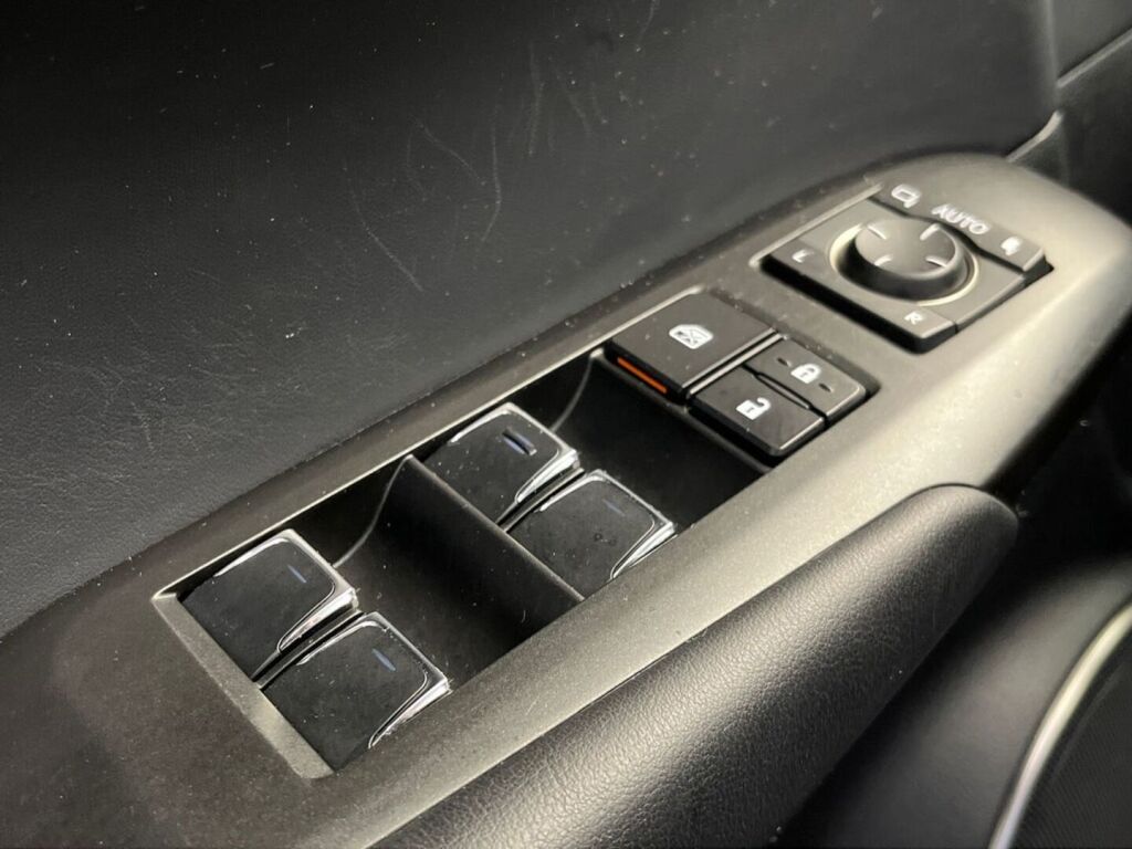 Lexus NX 2018 Musta