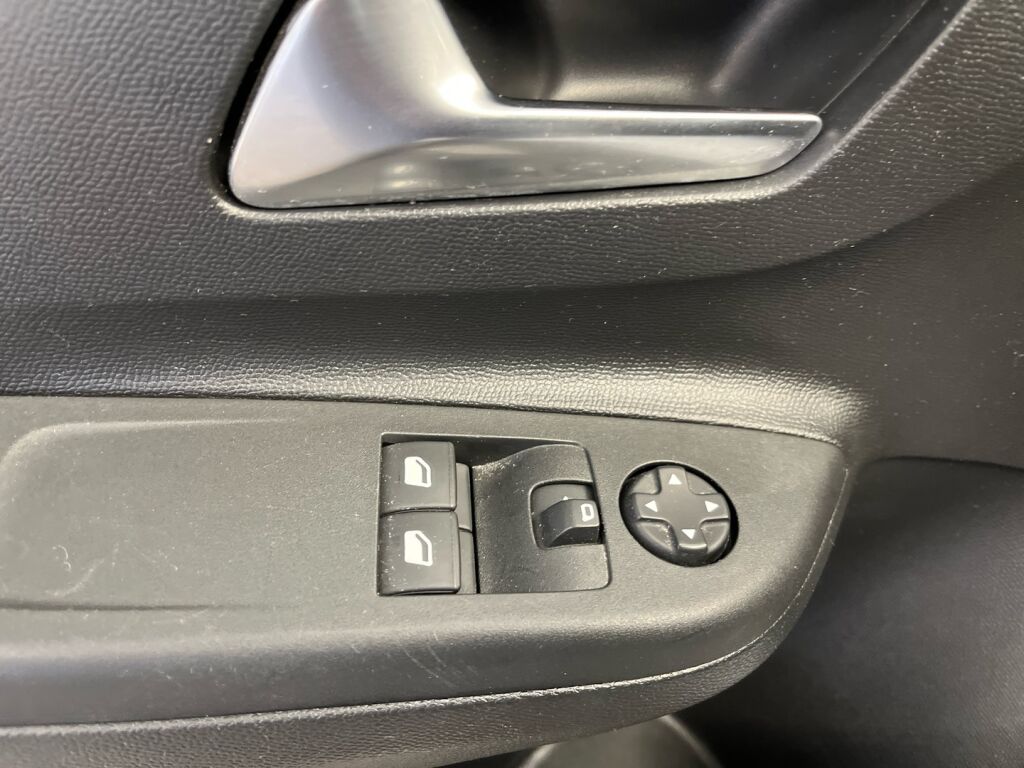 Opel Corsa 2022 Valkoinen