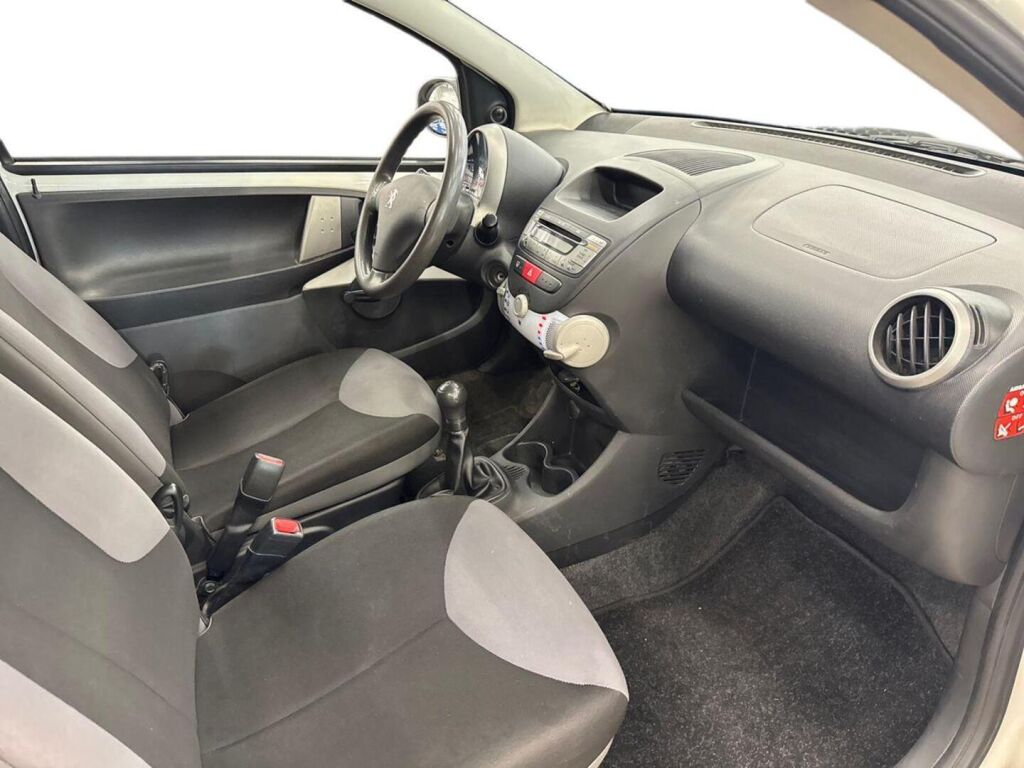 Peugeot 107 2012 Valkoinen