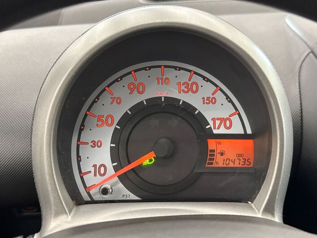 Peugeot 107 2012 Valkoinen