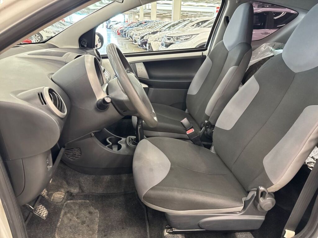 Peugeot 107 2012 Valkoinen