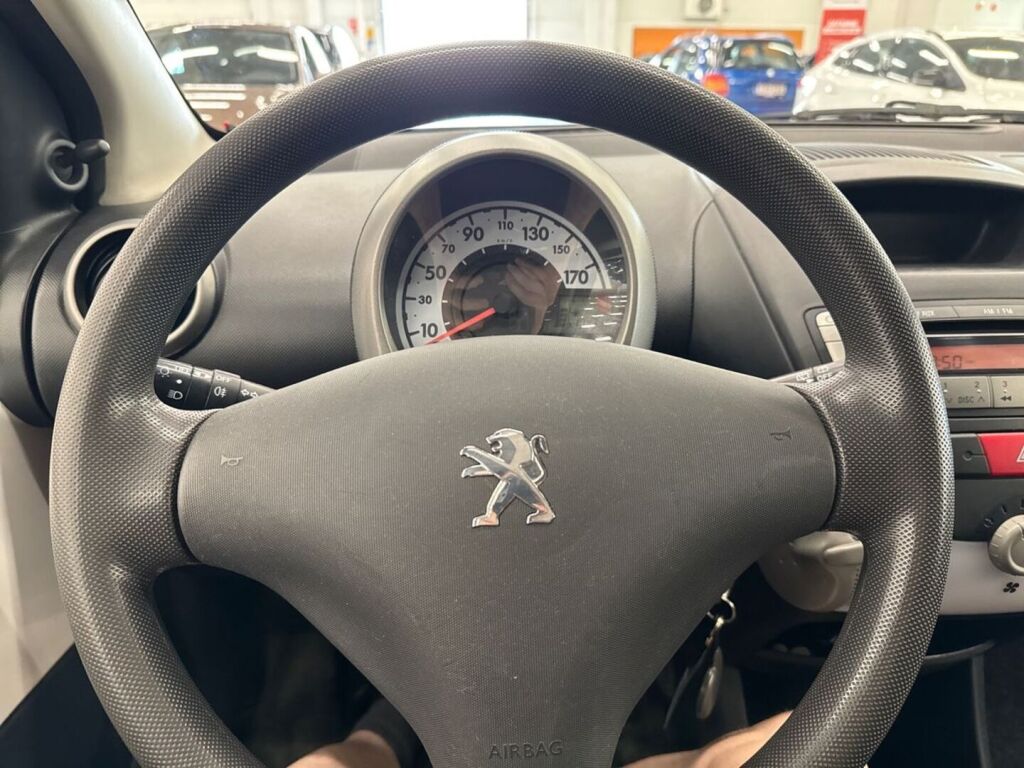 Peugeot 107 2012 Valkoinen