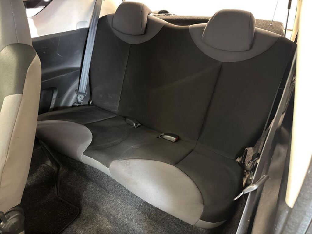 Peugeot 107 2012 Valkoinen