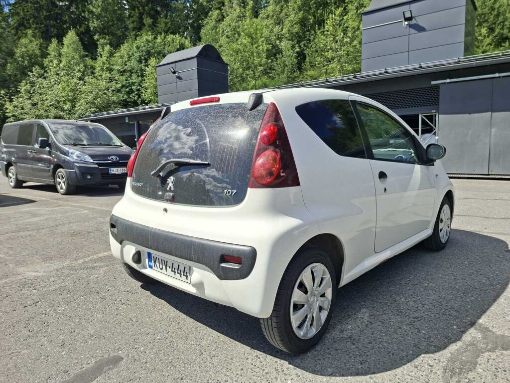 Peugeot 107 2012 Valkoinen