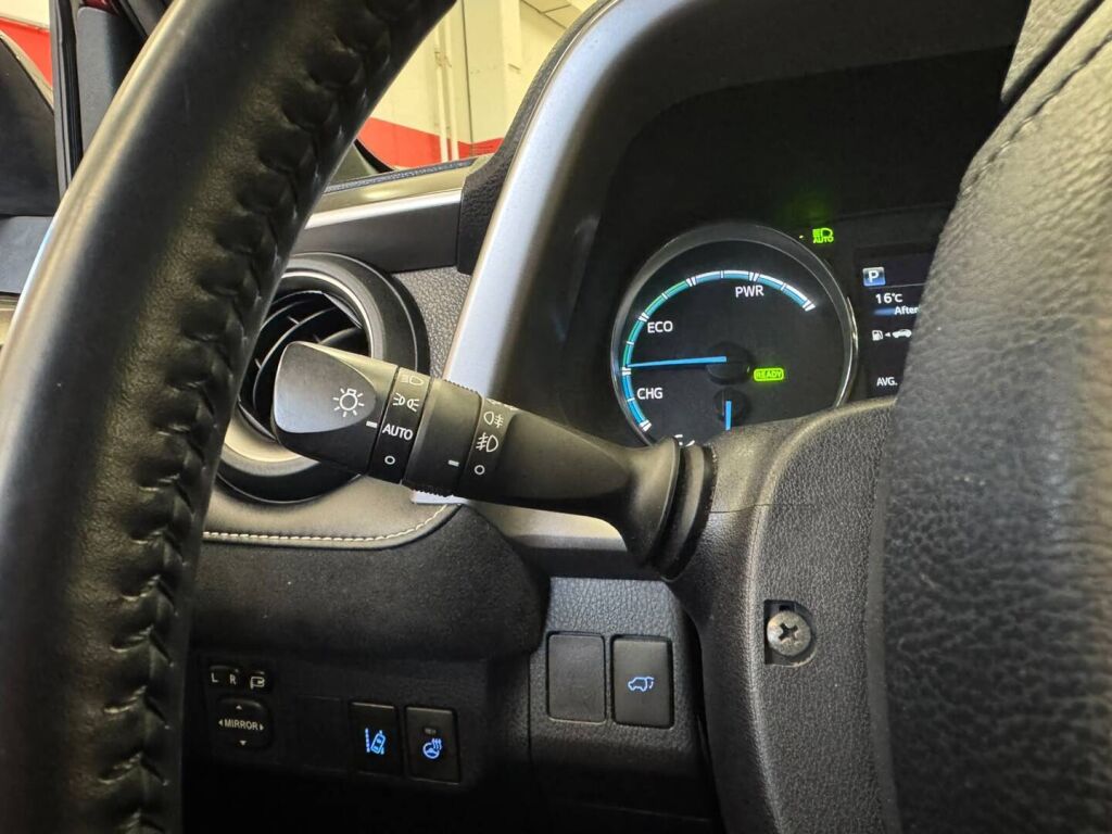 Toyota RAV4 2018 Punainen