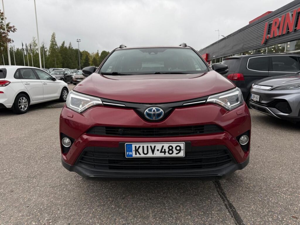 Toyota RAV4 2018 Punainen