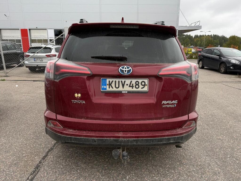 Toyota RAV4 2018 Punainen