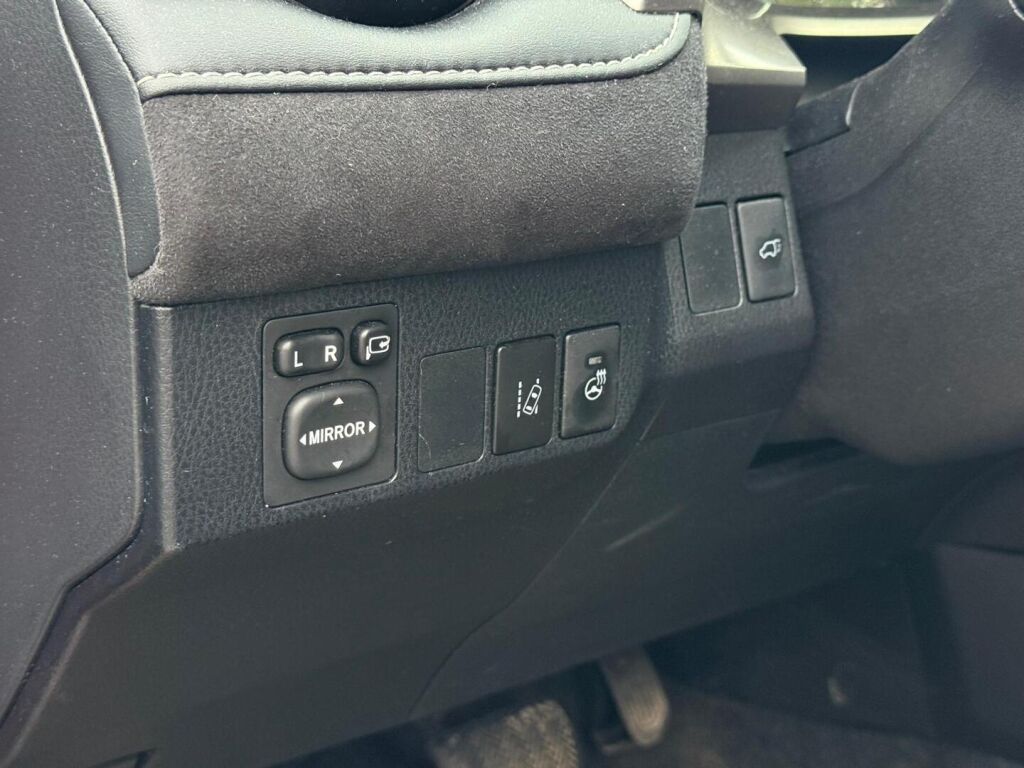 Toyota RAV4 2018 Punainen