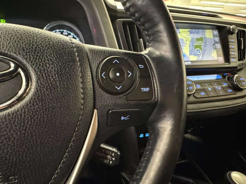Toyota RAV4 2018 Punainen