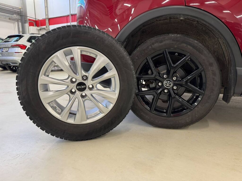 Toyota RAV4 2018 Punainen