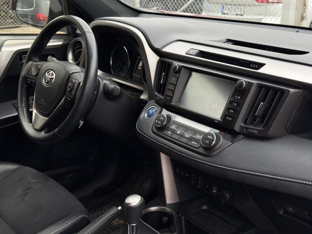 Toyota RAV4 2018 Punainen
