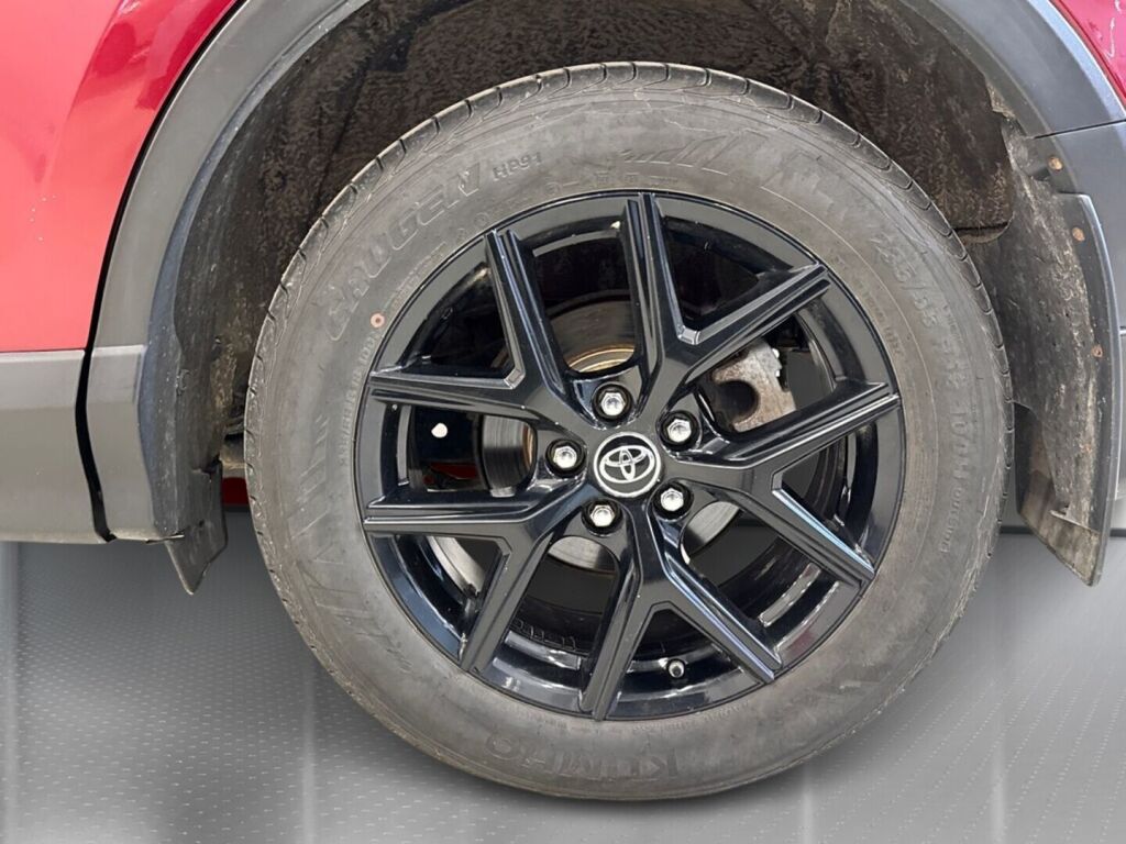 Toyota RAV4 2018 Punainen
