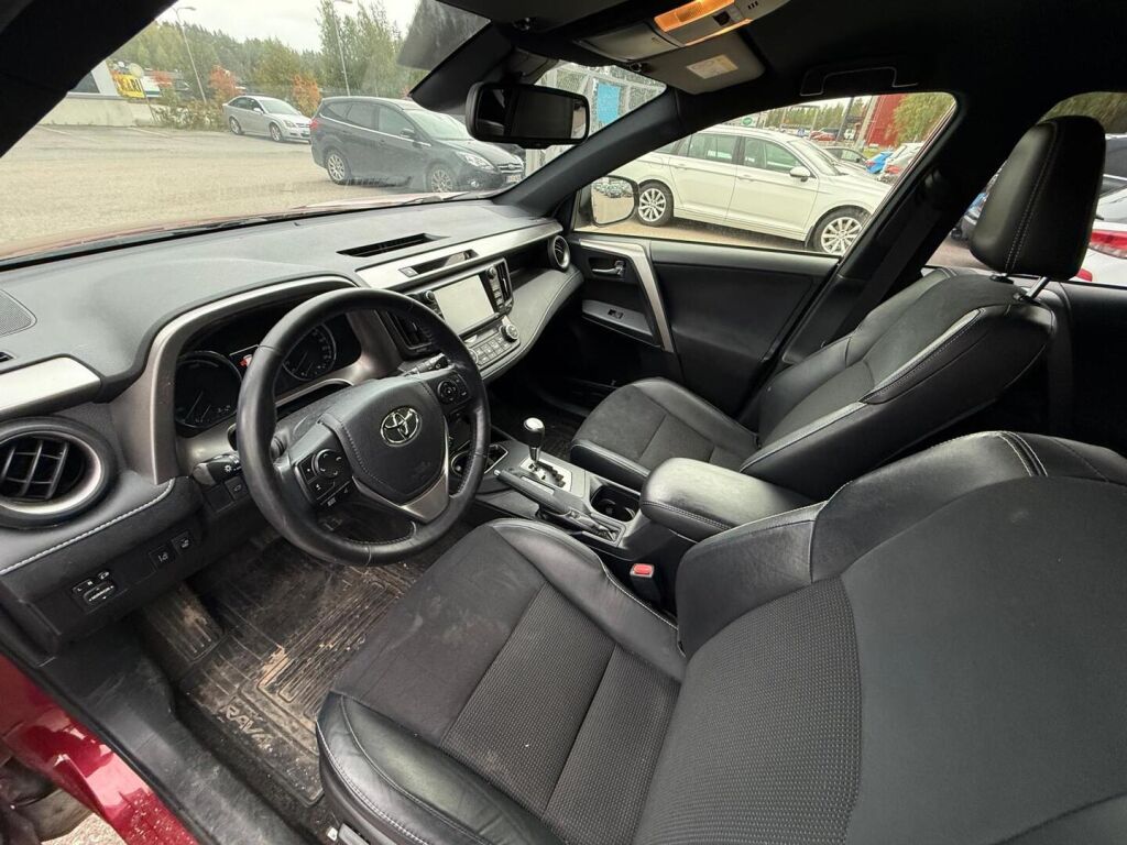 Toyota RAV4 2018 Punainen