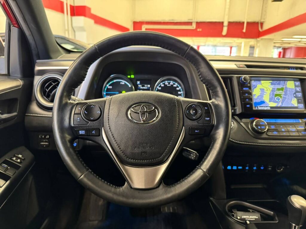 Toyota RAV4 2018 Punainen
