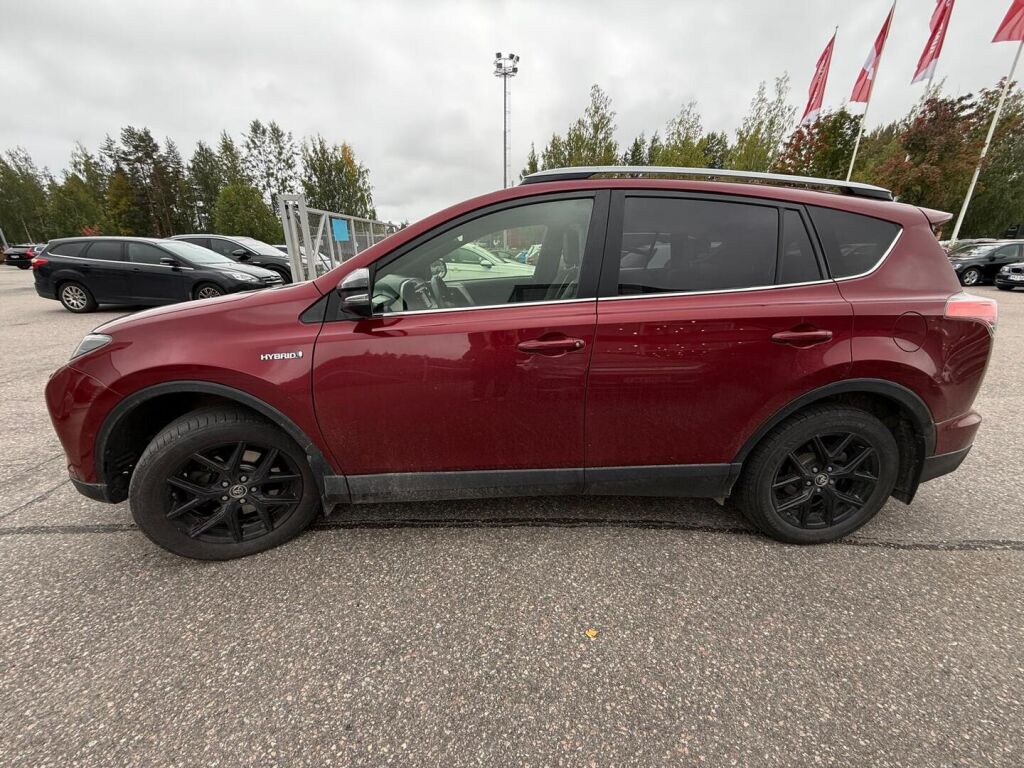 Toyota RAV4 2018 Punainen