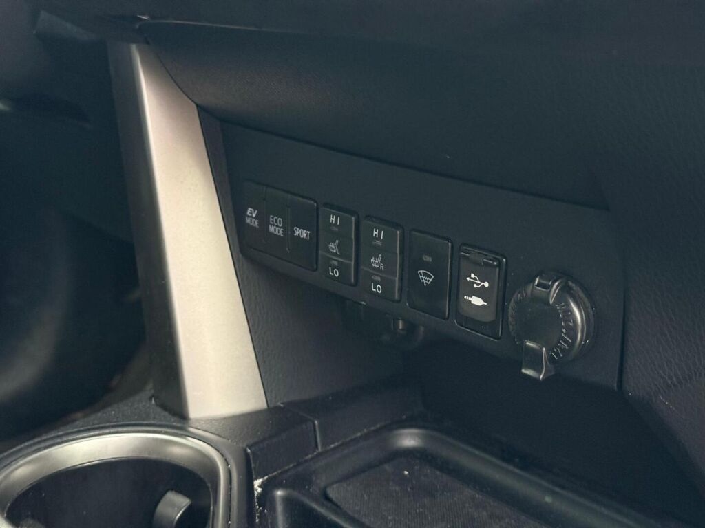 Toyota RAV4 2018 Punainen