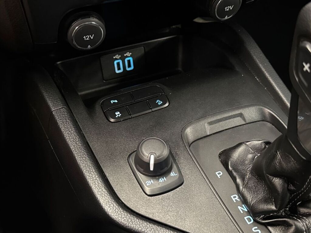 Ford Ranger 2022 Metallinhohto Musta (Agate Black Metallic)
