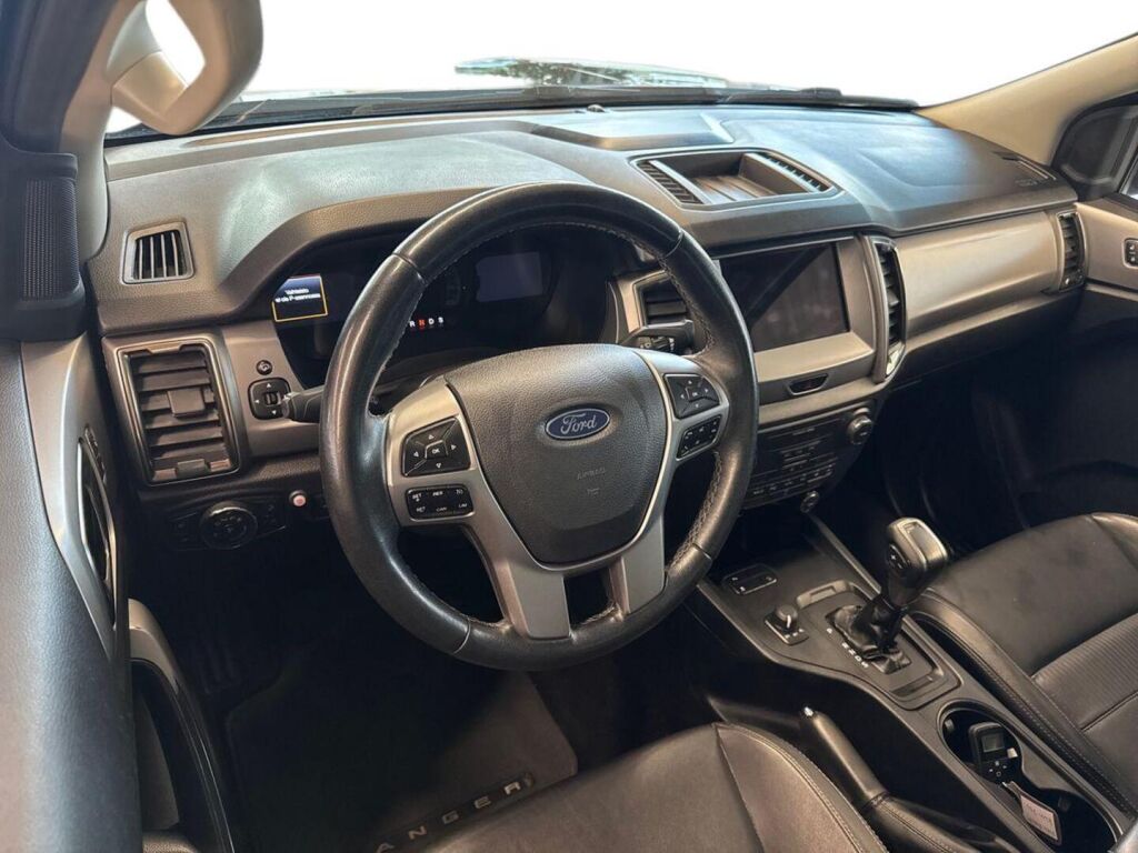 Ford Ranger 2022 Metallinhohto Musta (Agate Black Metallic)