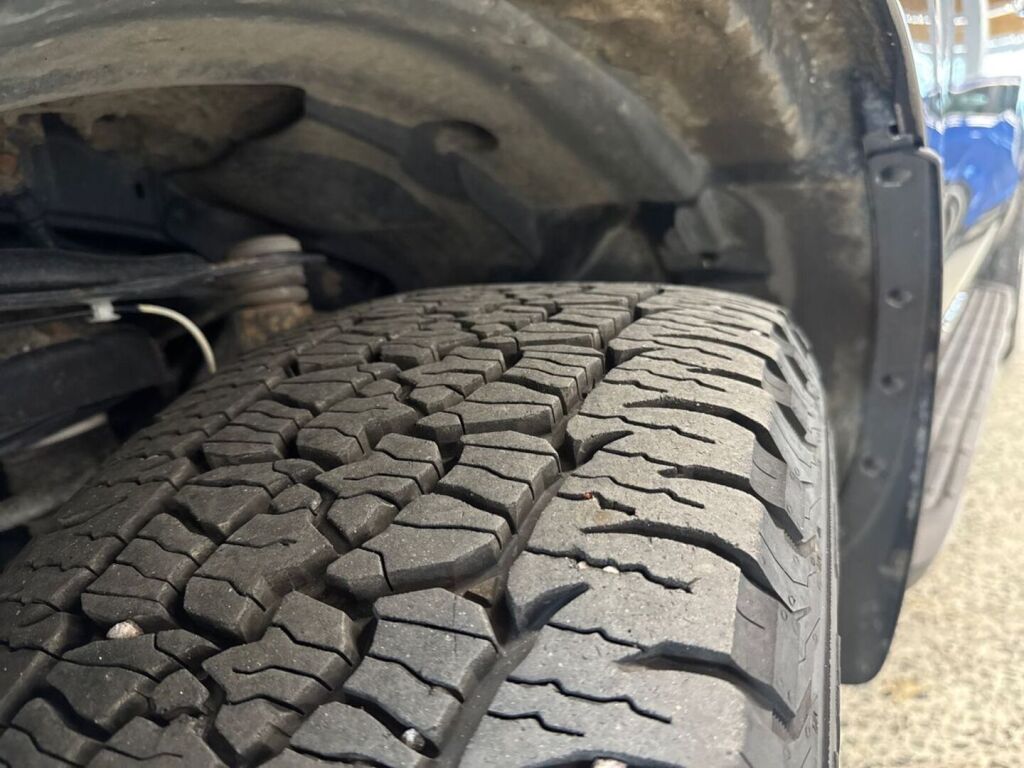 Ford Ranger 2022 Metallinhohto Musta (Agate Black Metallic)