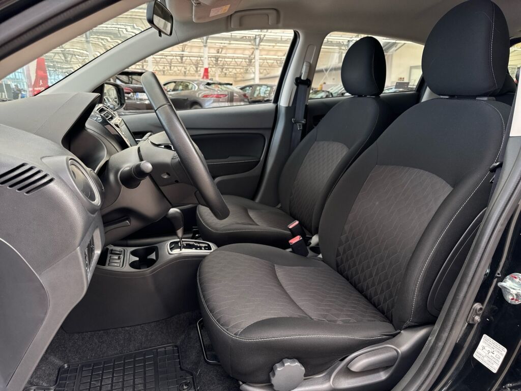 Mitsubishi Space Star 2023 Musta