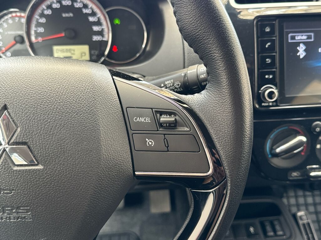 Mitsubishi Space Star 2023 Musta